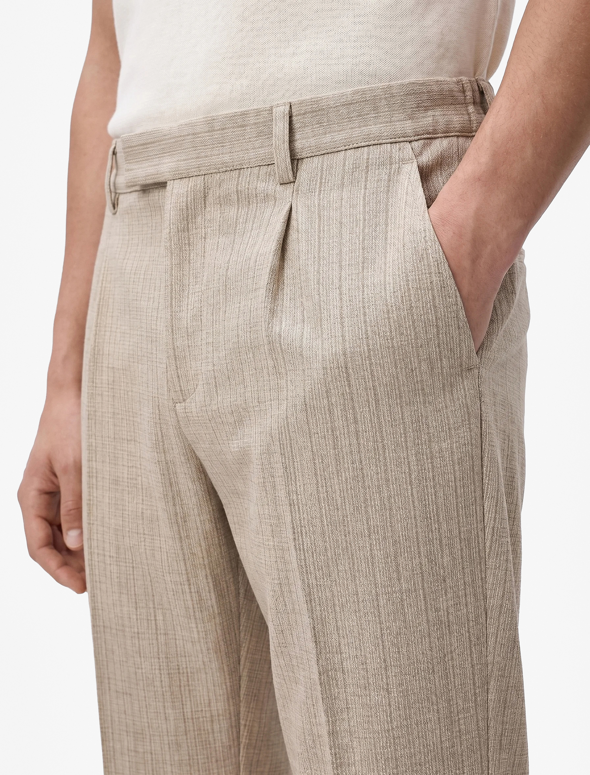   Regular Fit Viskon Karışımlı Cepli Pileli Kumaş Pantolon