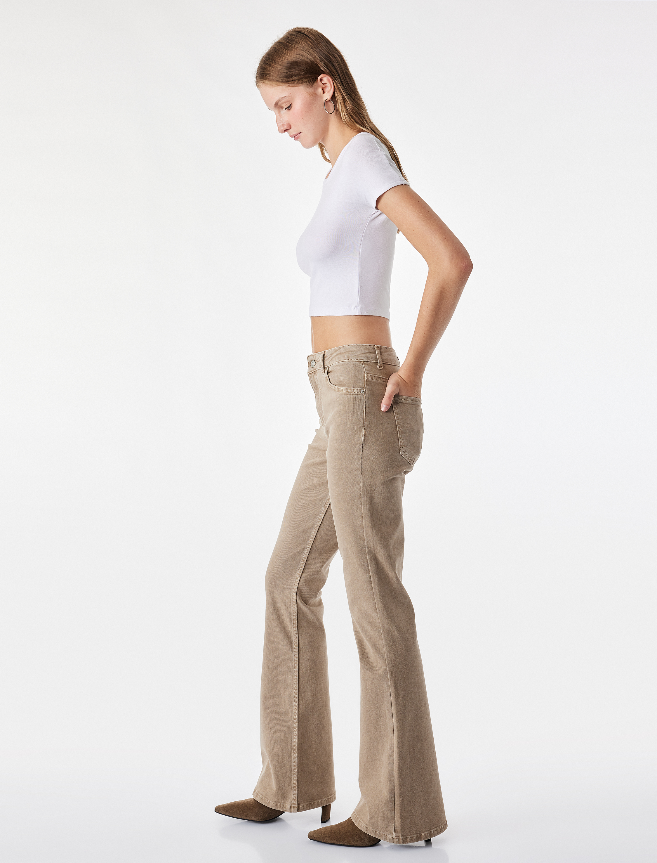   Pamuklu Dar Kesim Yüksek Bel Cepli Düğmeli İspanyol Paça Pantolon - Flare Jeans