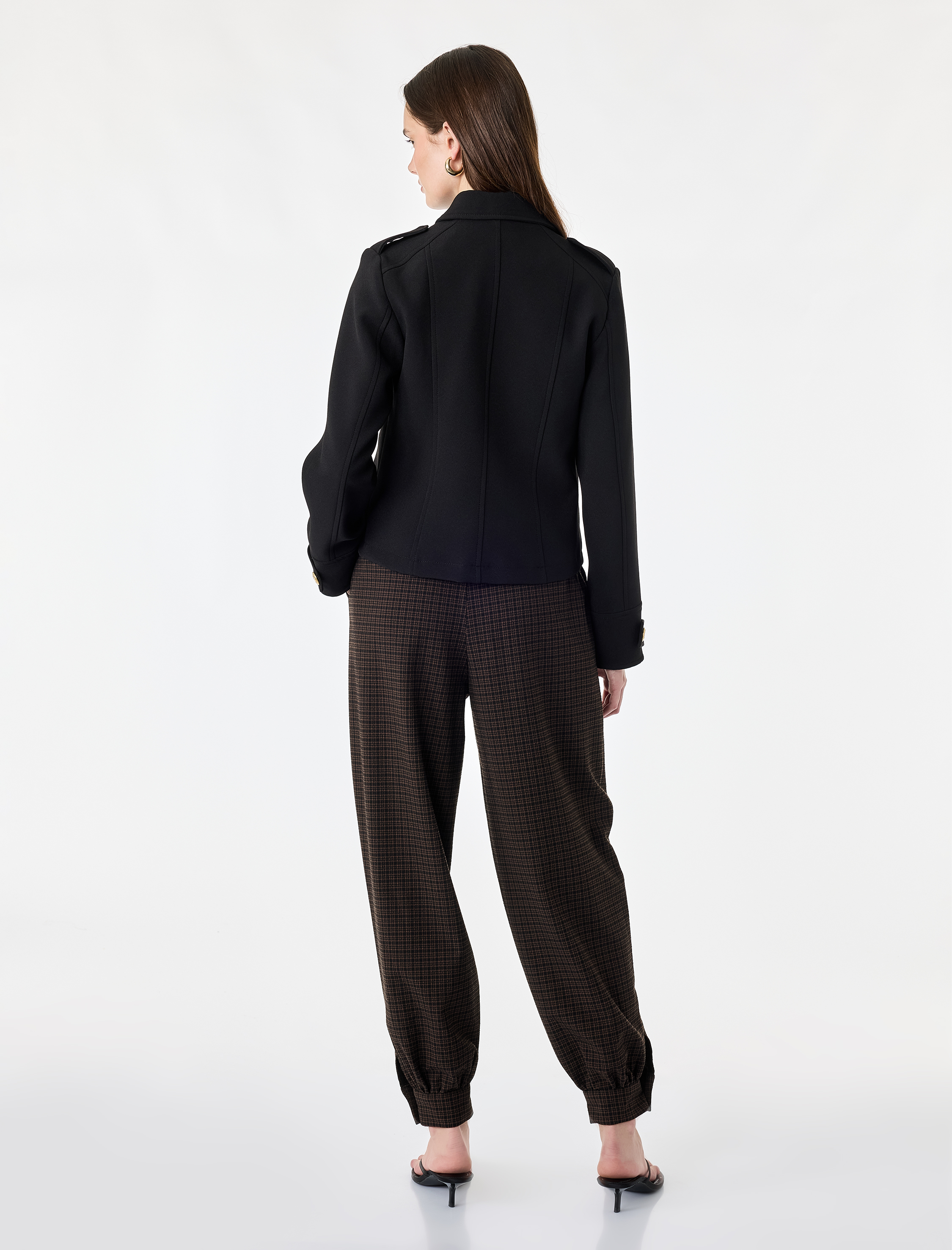   Yüksek Bel Cepli Regular Fit Ekoseli Kısa Jogger Pantolon