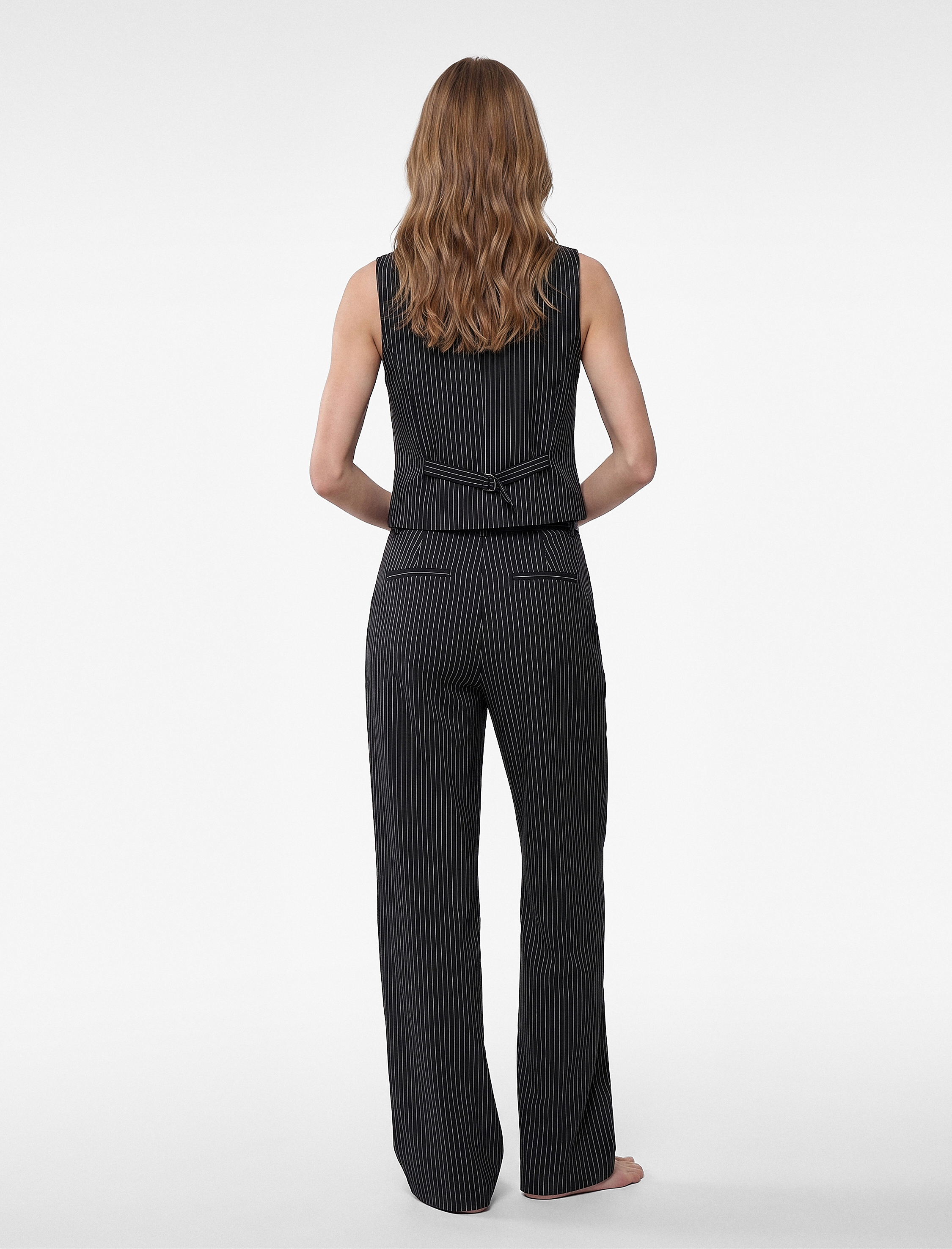   Regular Fit V Yaka Düğmeli Kolsuz Yelek