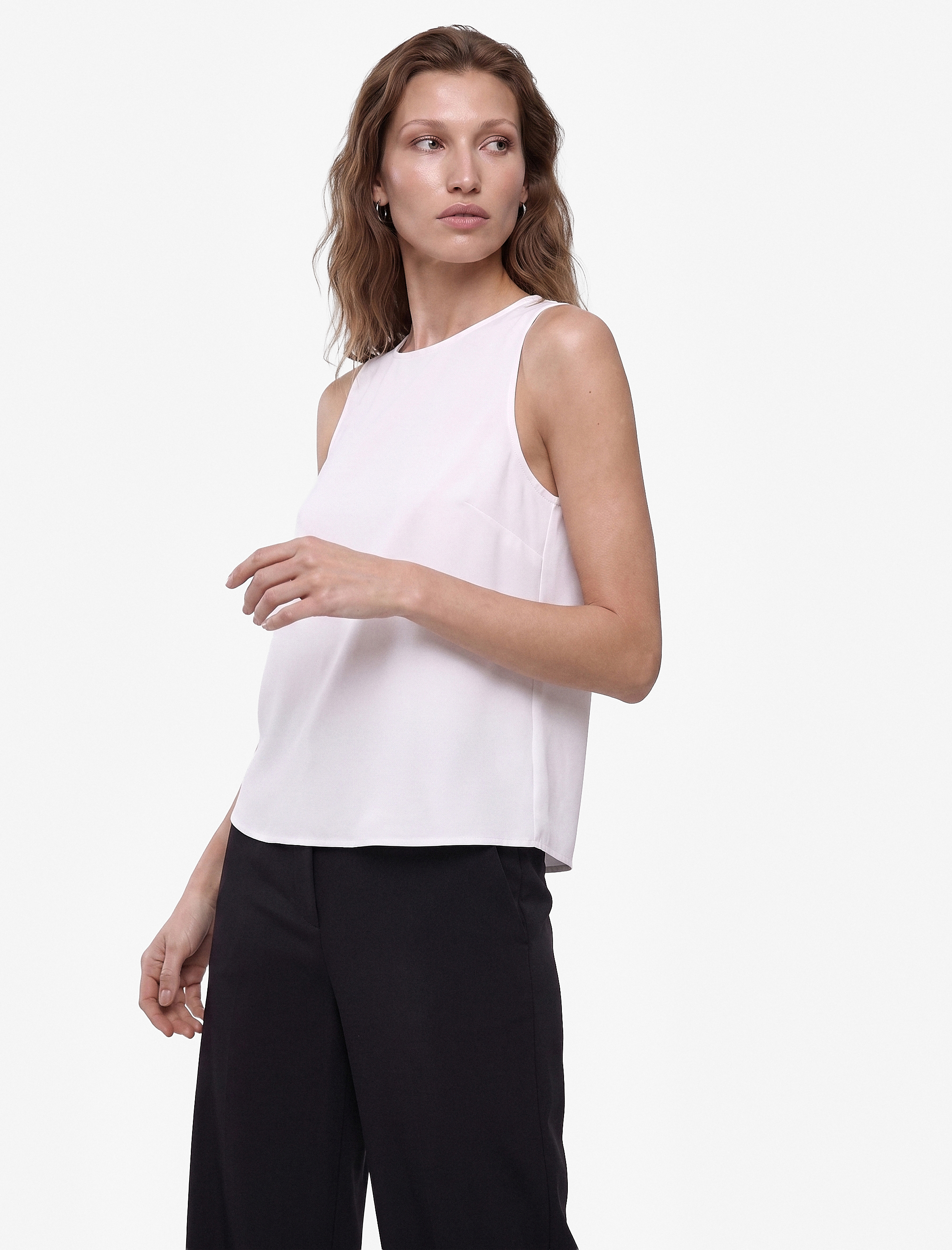   Regular Fit Kolsuz Bisiklet Yaka Keten Karışımlı Bluz
