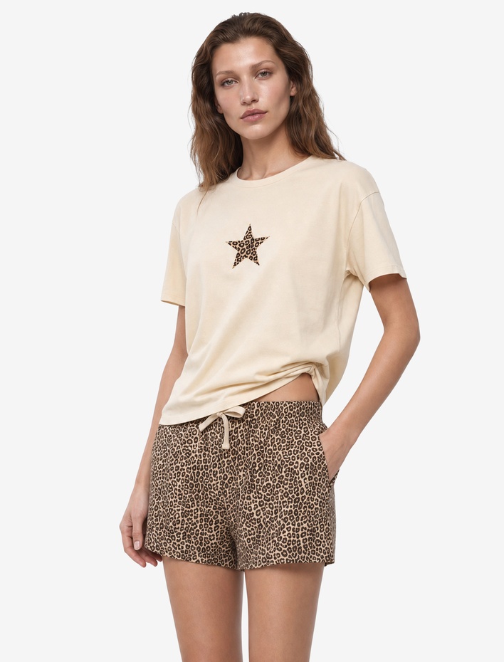  Pamuklu Kısa Kollu Tişört Leopar Desenli Şortlu Pijama Takımı