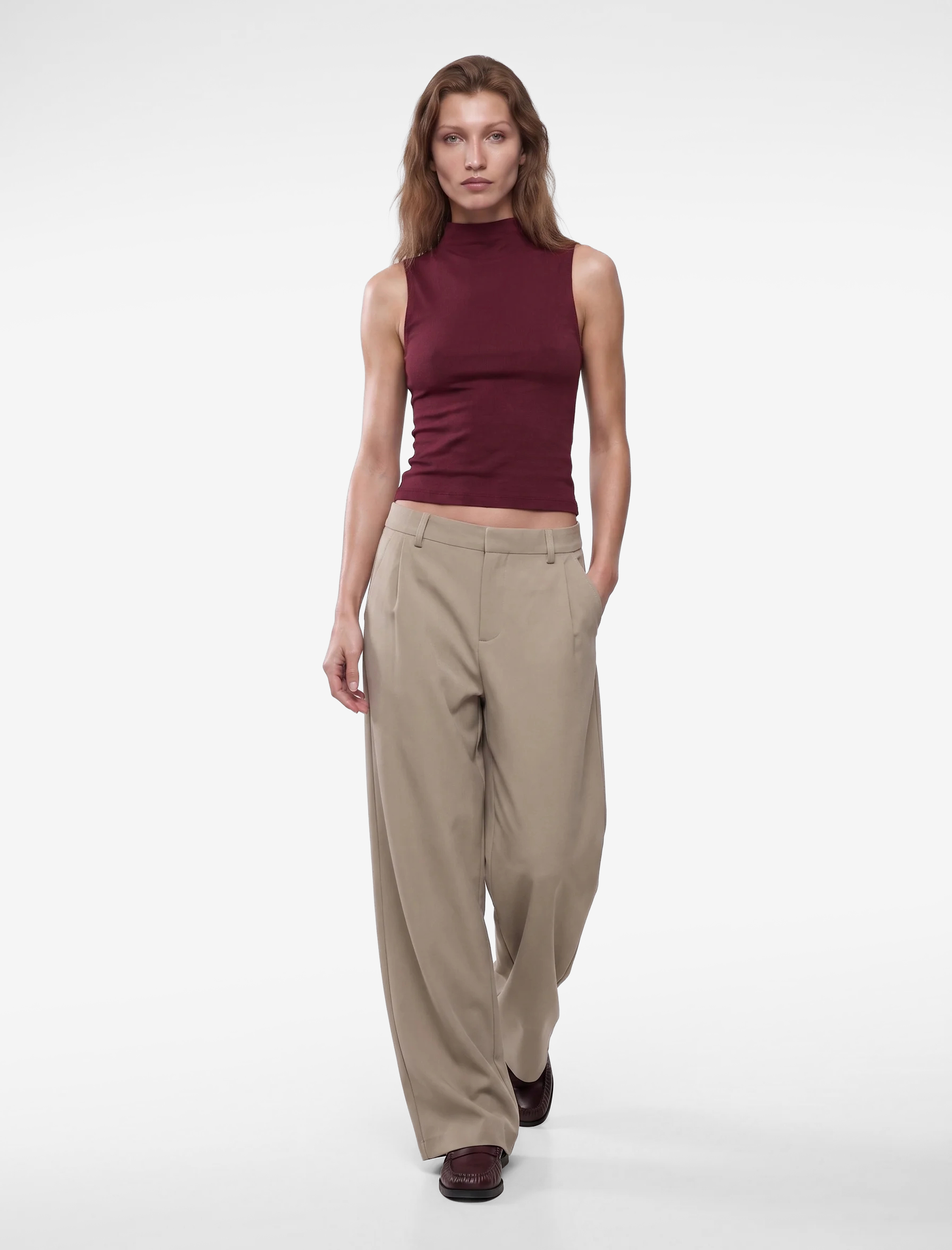   Modal Kumaş Slim Fit Dik Yaka Kolsuz Tişört