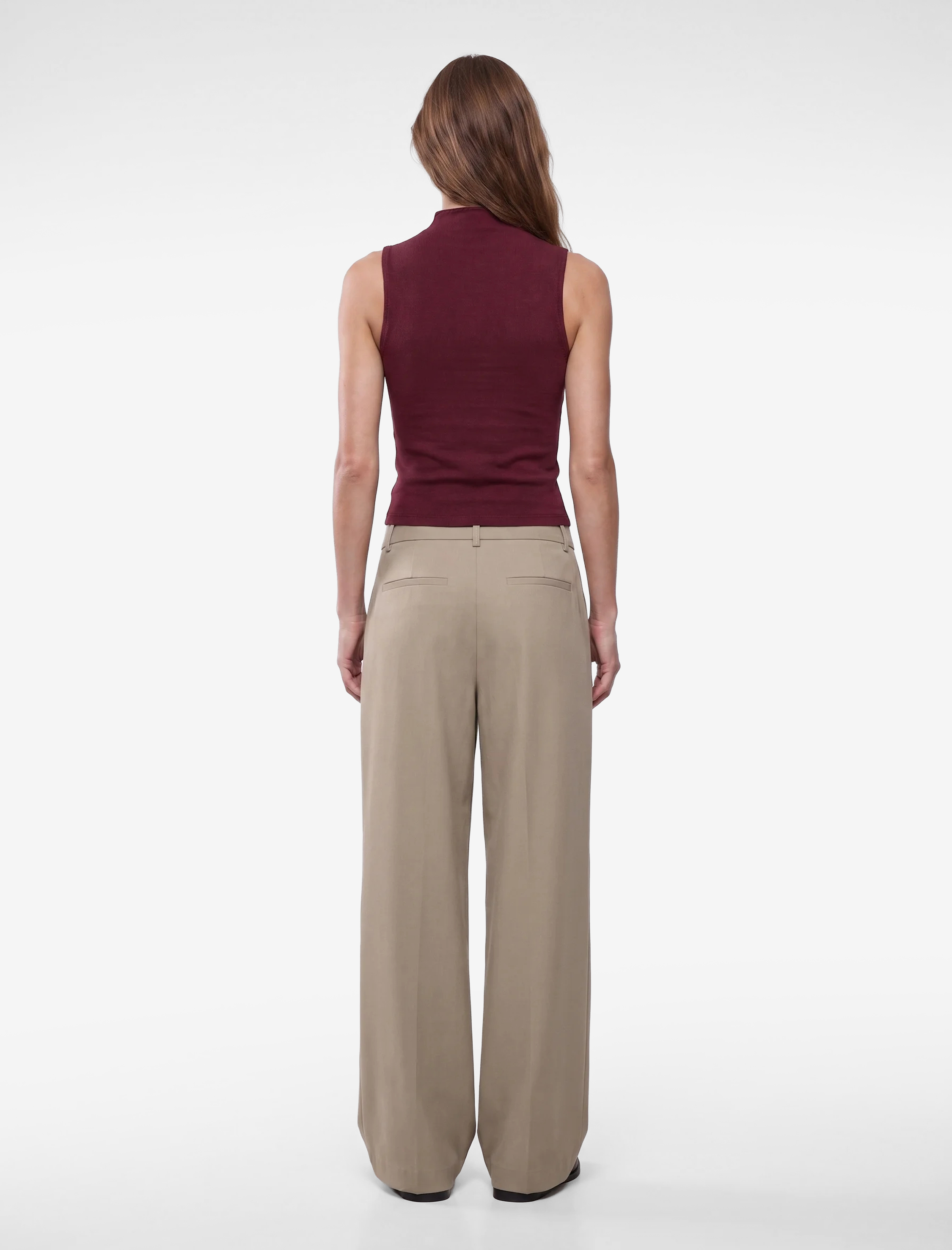   Modal Kumaş Slim Fit Dik Yaka Kolsuz Tişört