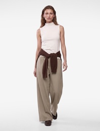 Modal Kumaş Slim Fit Dik Yaka Kolsuz Tişört