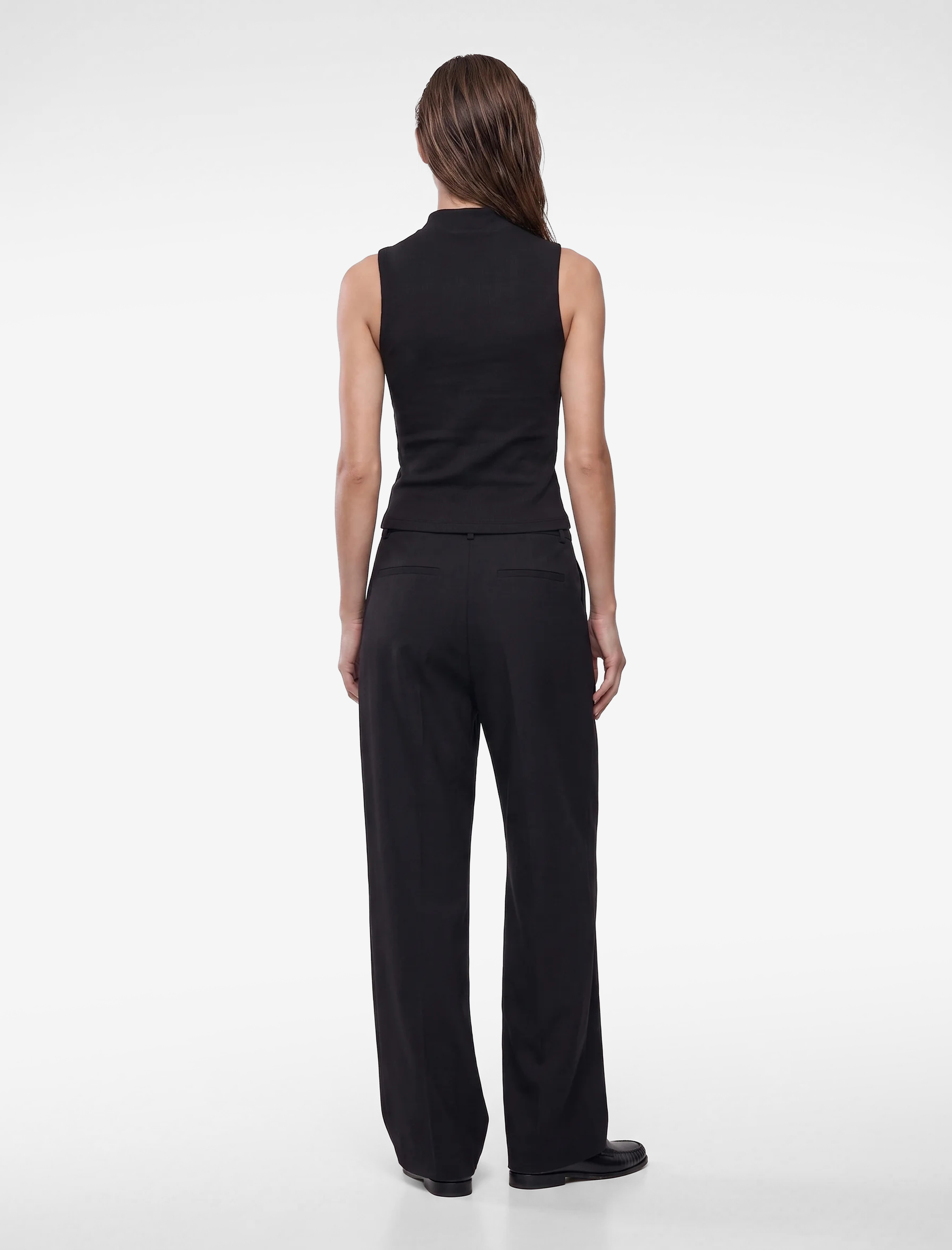   Modal Kumaş Slim Fit Dik Yaka Kolsuz Tişört