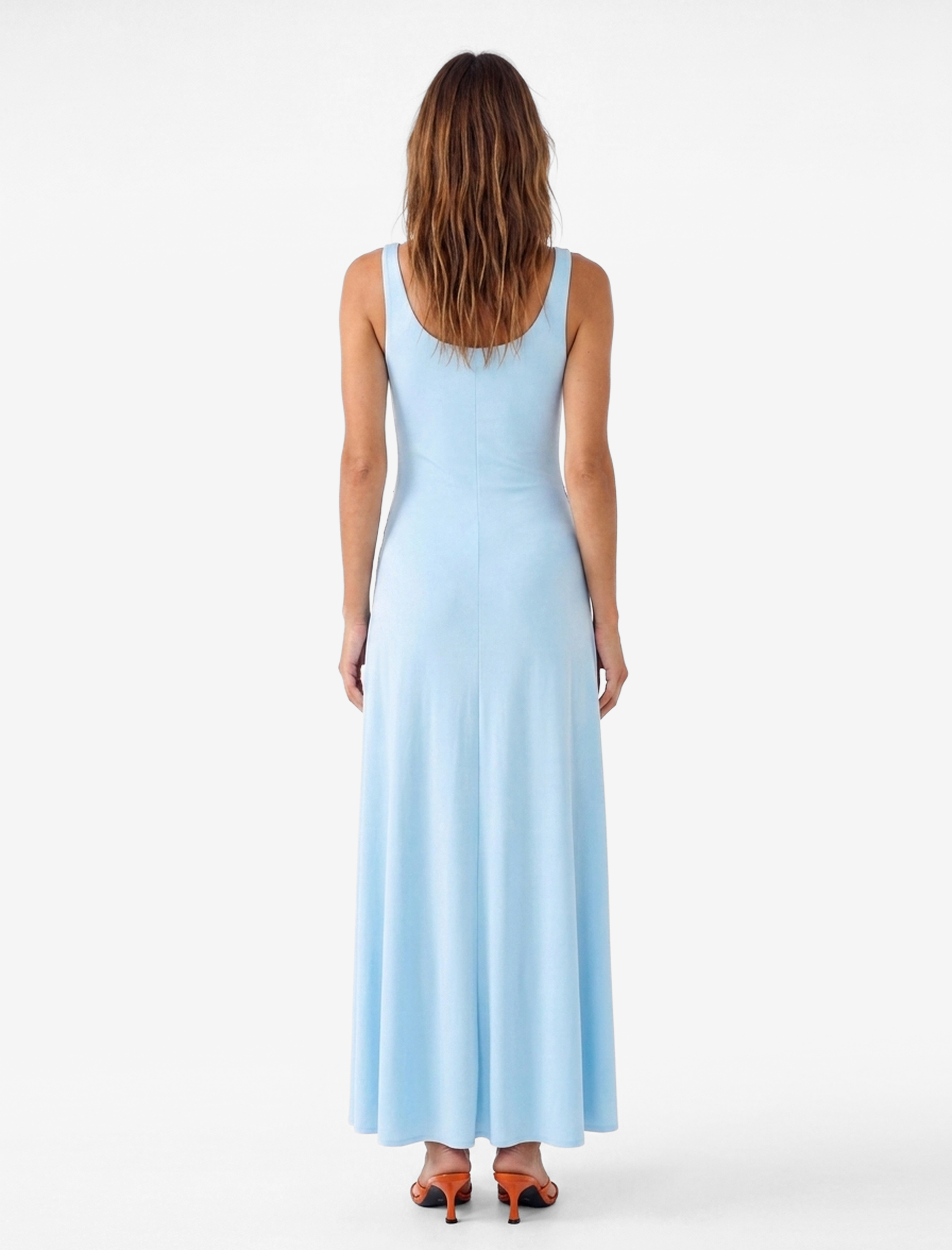   Koton X Sibil Çetinkaya - Parlak Sandy Kumaş Aksesuarlı Büzgülü Slim Fit U Yaka Askılı Uzun Elbise