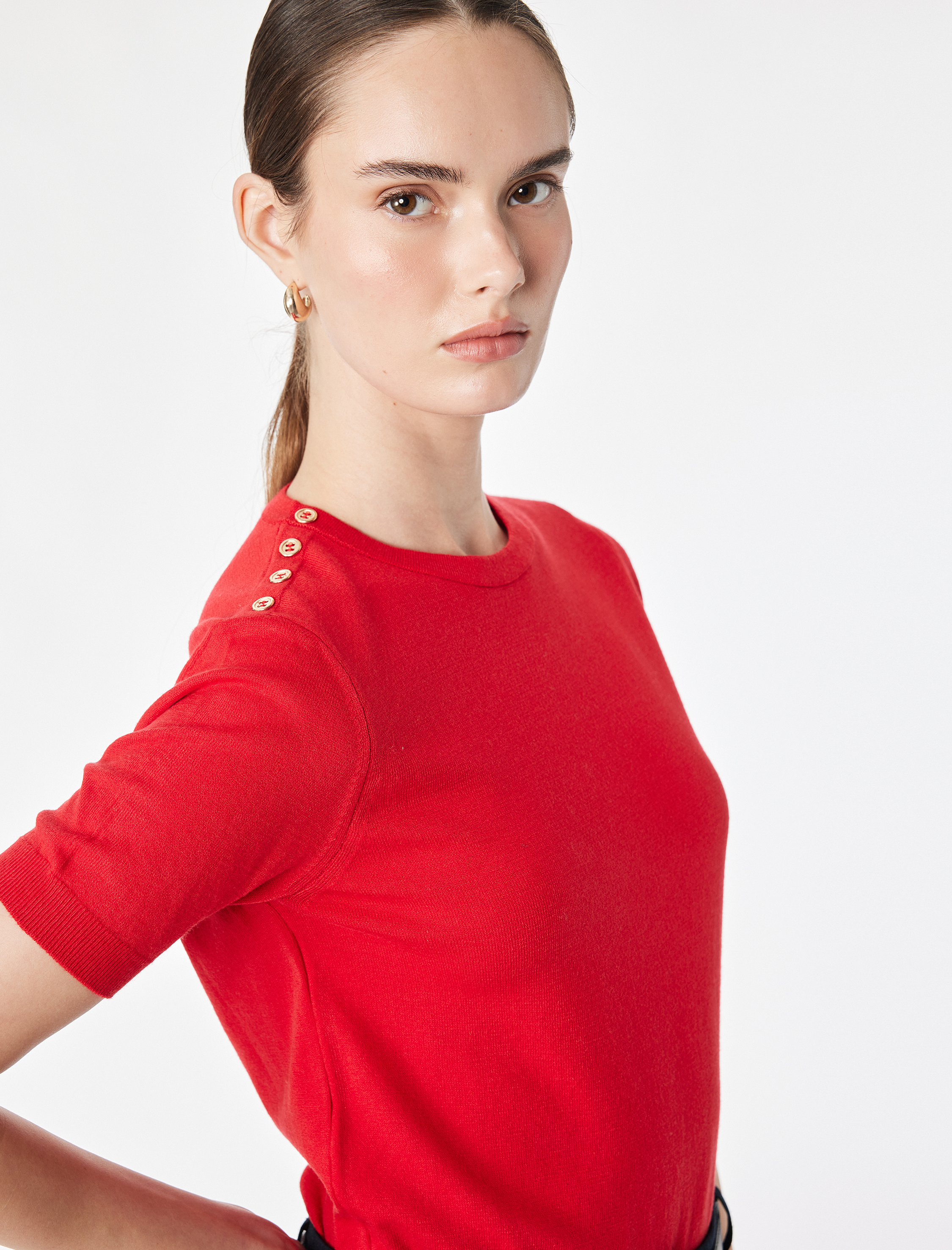   Regular Fit Düğme Detaylı Bisiklet Yaka Kısa Kollu Triko Tişört