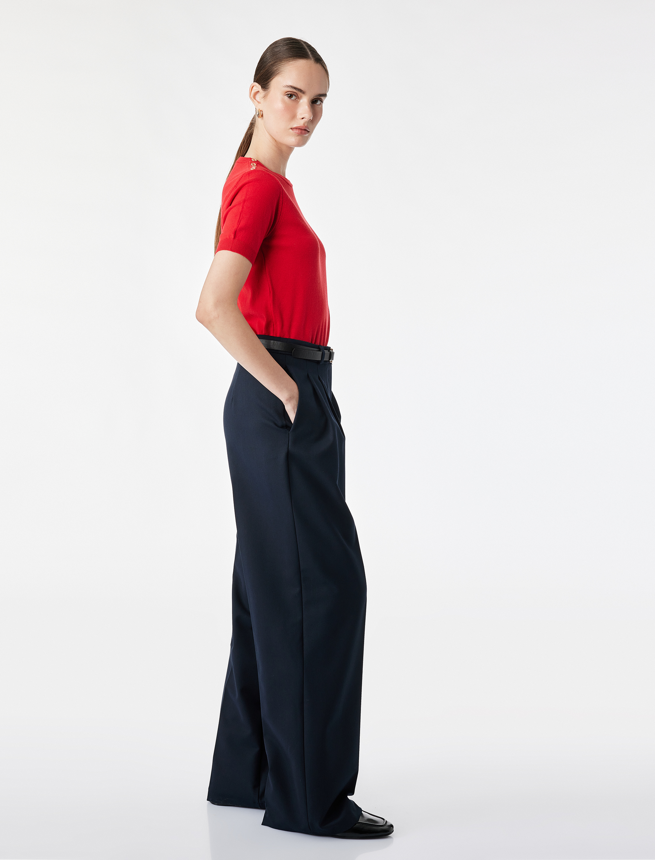   Regular Fit Düğme Detaylı Bisiklet Yaka Kısa Kollu Triko Tişört