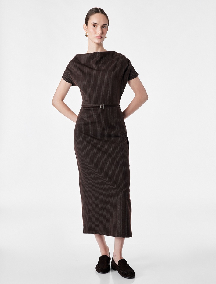  Kolsuz Balık Form Slim Fit Çizgili Asimetrik Degaje Yaka Kemerli Midi Elbise