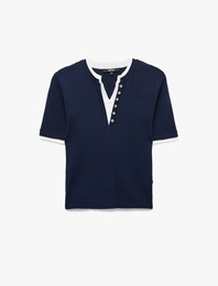 Regular Fit Kısa Kollu Katmanlı Henley Yaka Düğmeli Triko Kazak