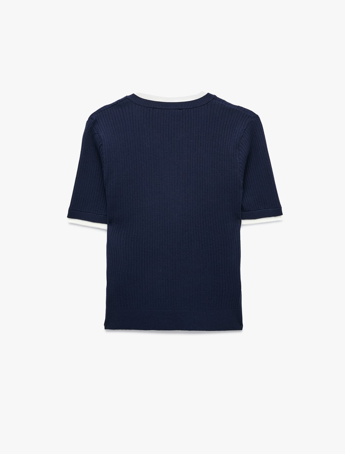  Regular Fit Kısa Kollu Katmanlı Henley Yaka Düğmeli Triko Kazak