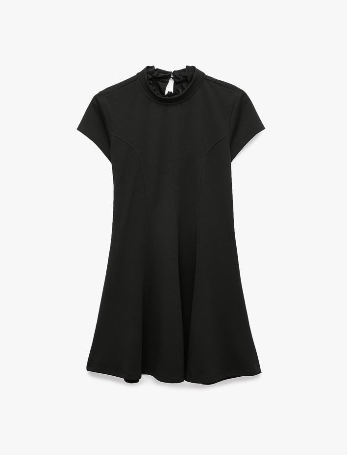  Krep Scuba Slim Fit A Kesim Dik Yaka Dantel Detaylı Kısa Kollu Mini Elbise