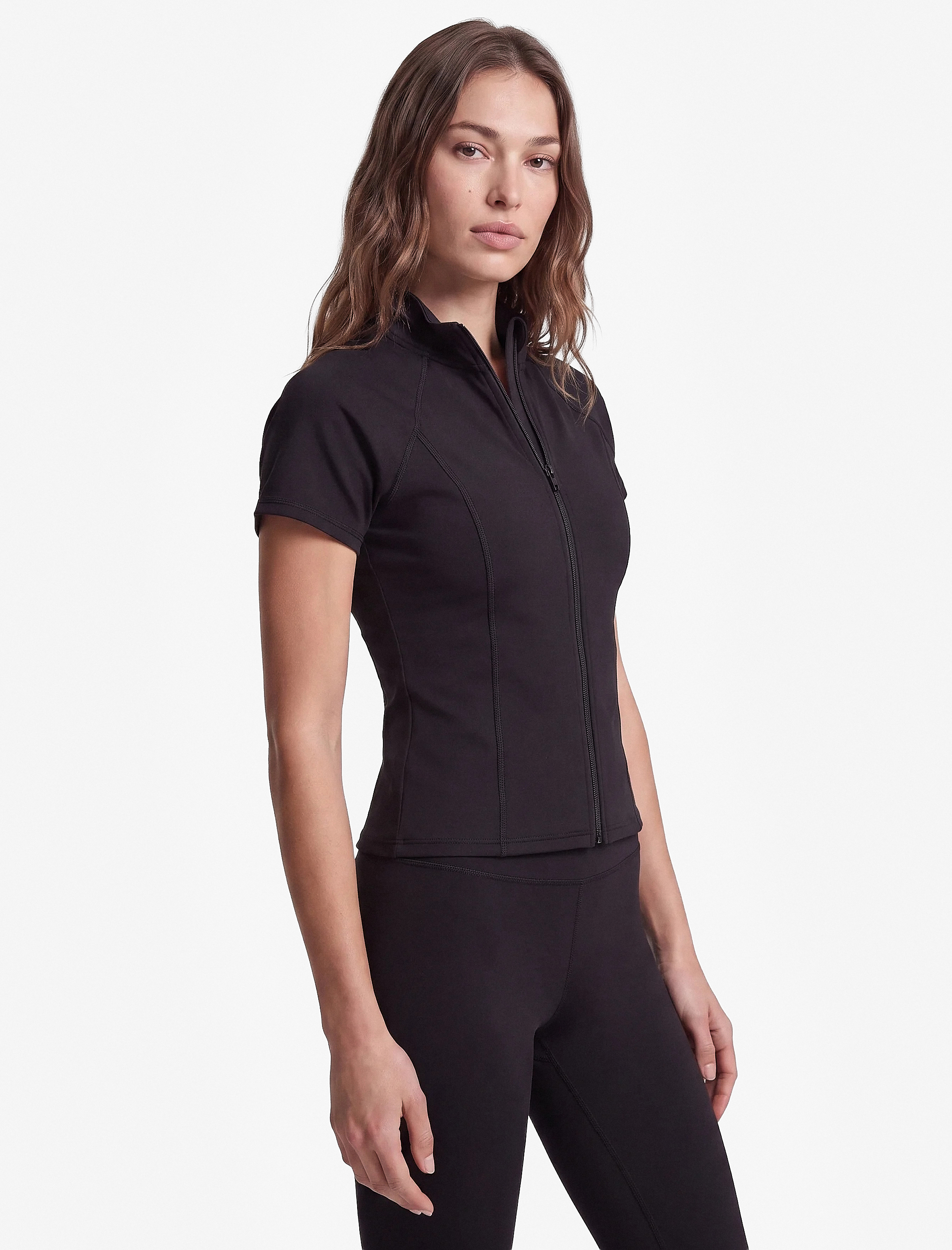   Slim Fit Fermuarlı Dik Yaka Kısa Kollu Spor Tişört