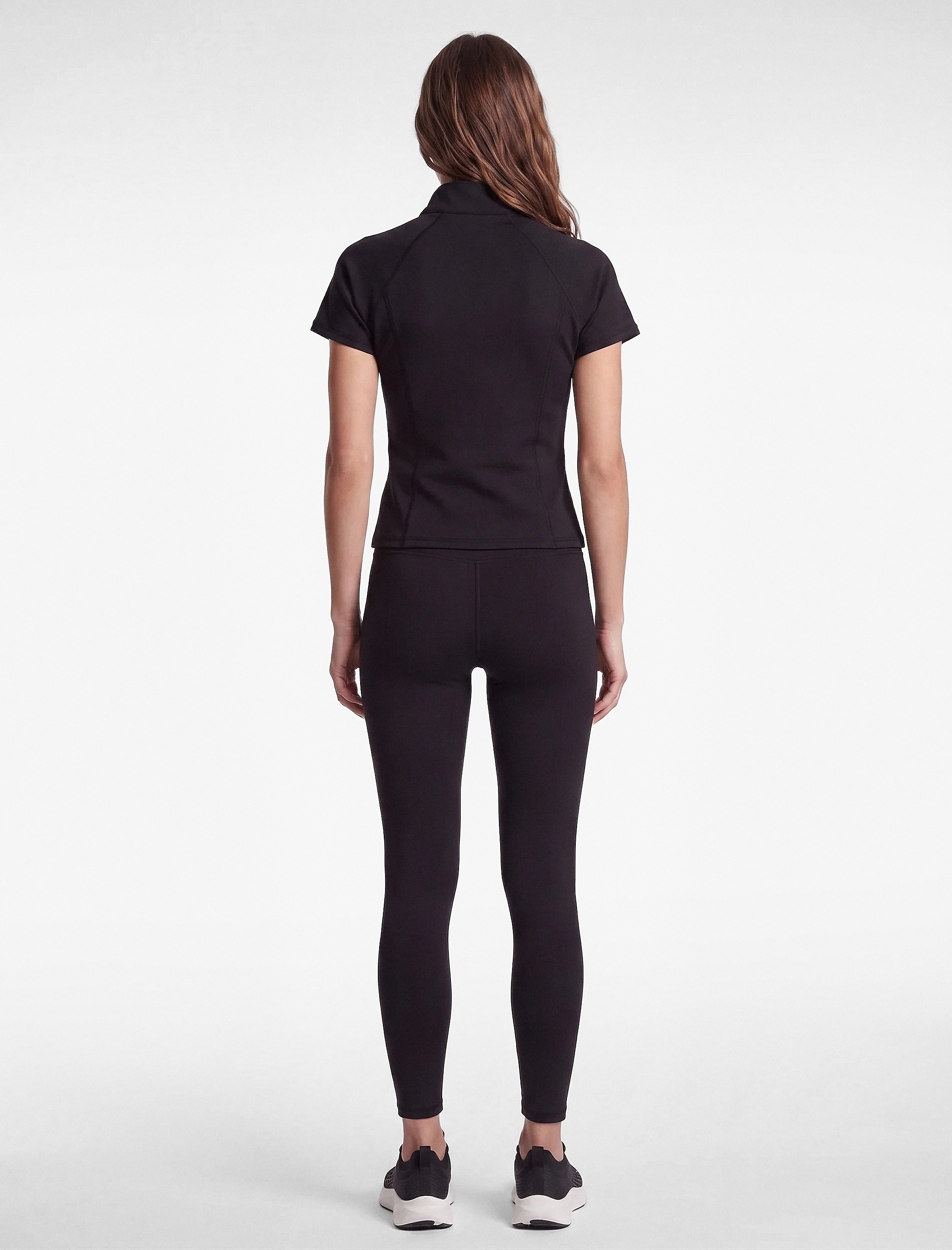   Slim Fit Fermuarlı Dik Yaka Kısa Kollu Spor Tişört