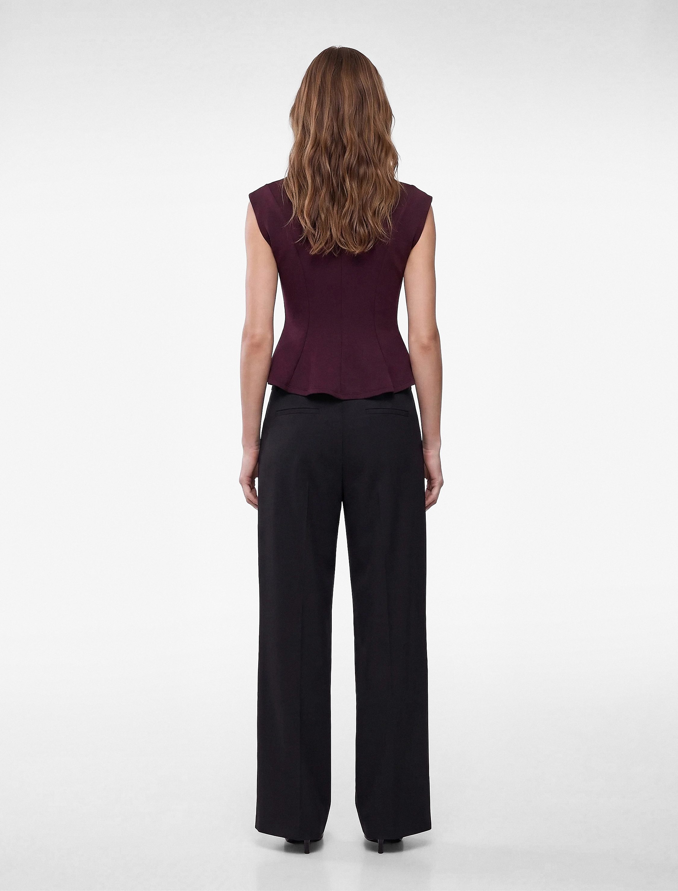   Viskon Karışımlı Slim Fit Kolsuz Dik Yaka Peplum Bluz