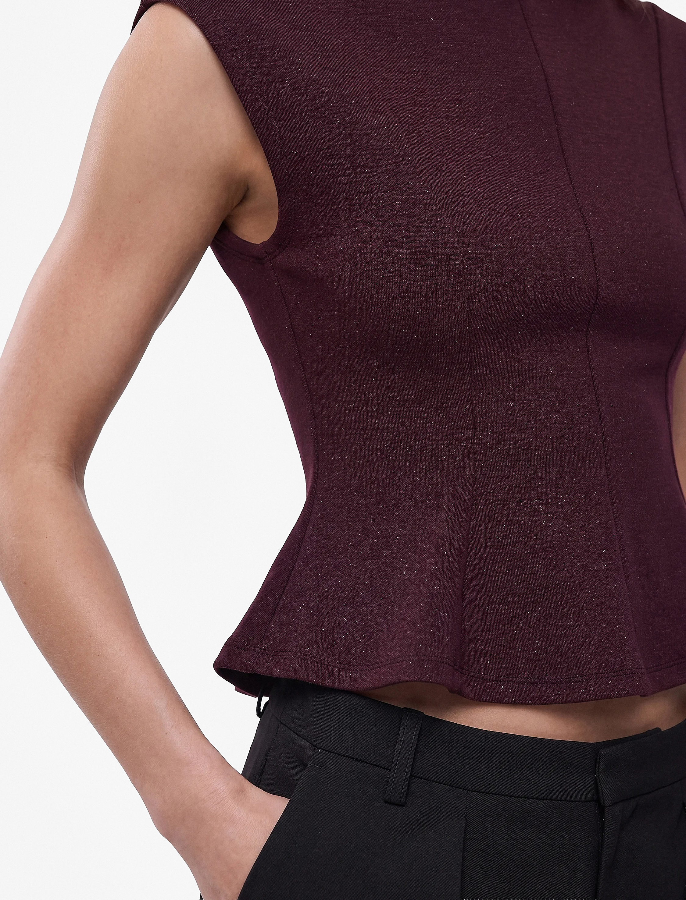   Viskon Karışımlı Slim Fit Kolsuz Dik Yaka Peplum Bluz