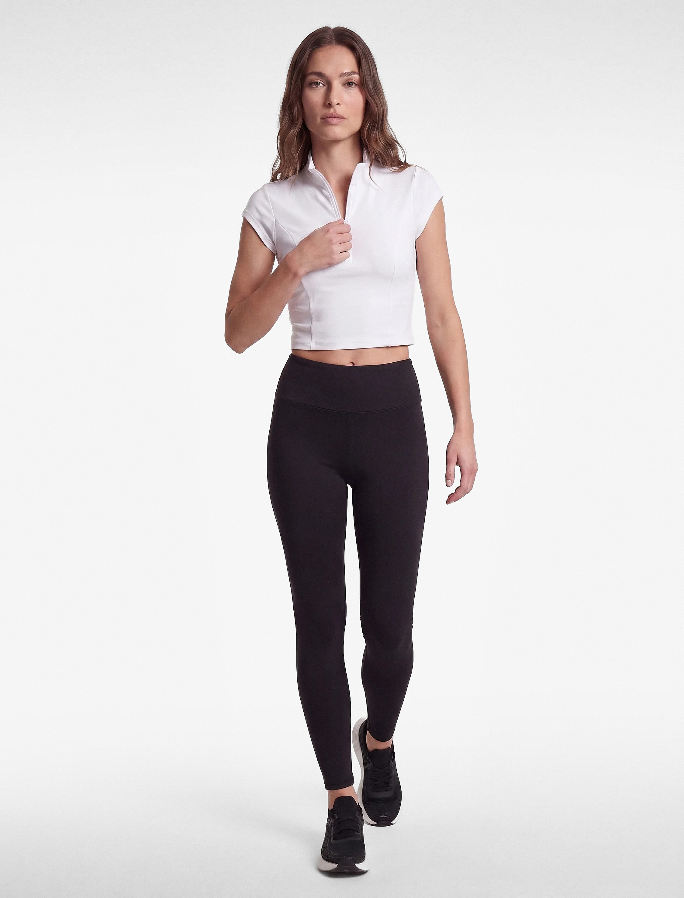   Yarım Fermuarlı Slim Fit Dik Yaka Kısa Kollu Spor Tişört