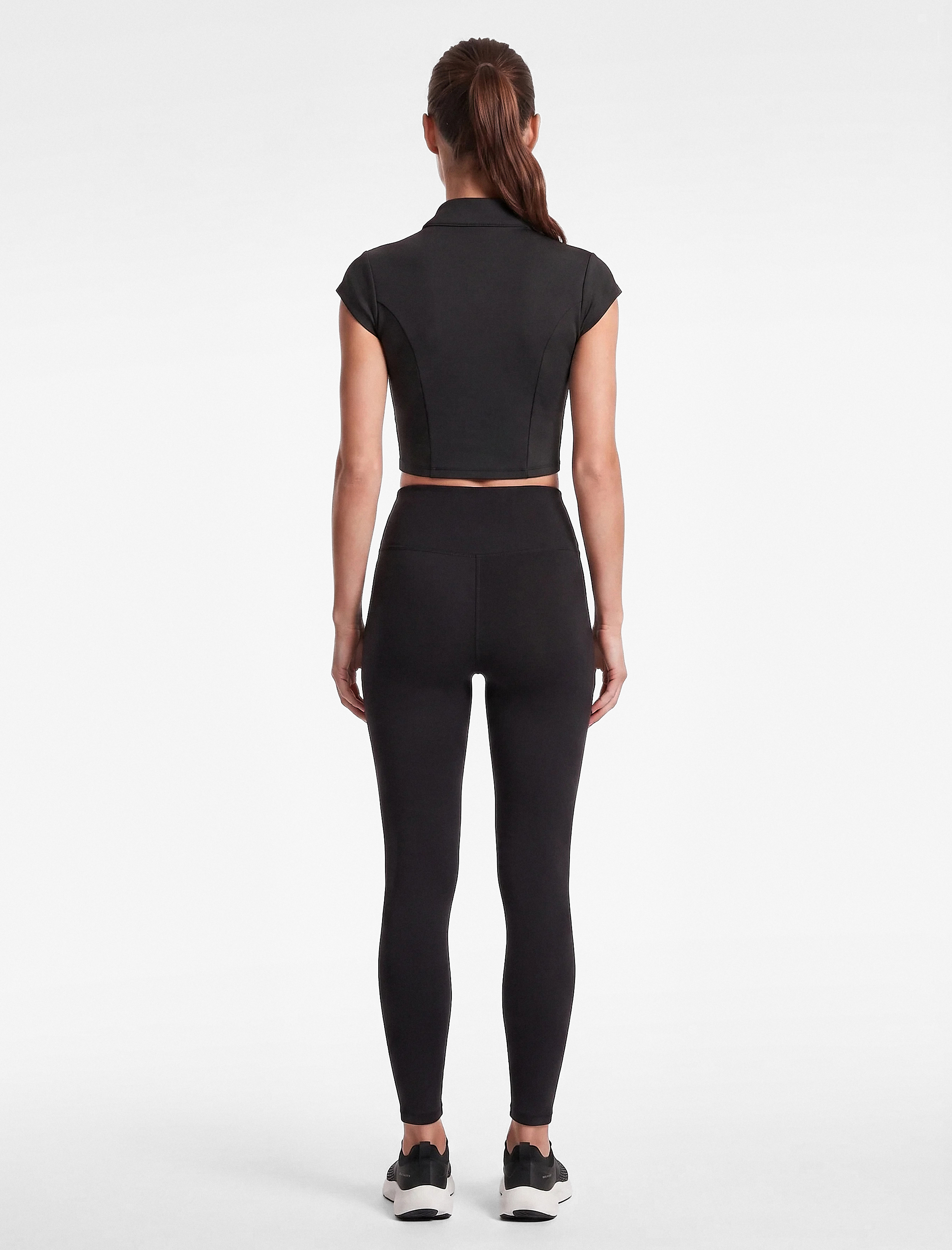   Yarım Fermuarlı Slim Fit Dik Yaka Kısa Kollu Spor Tişört