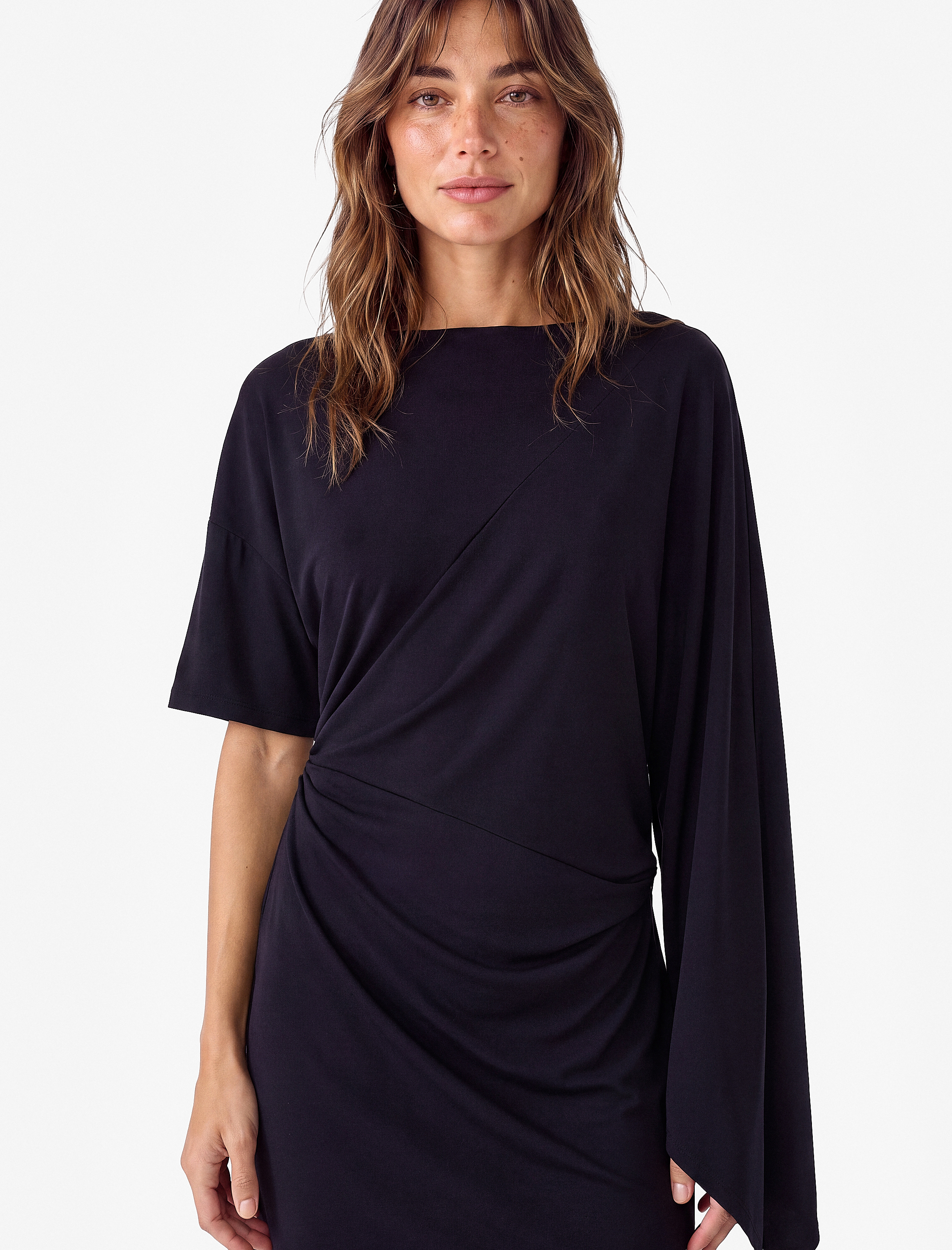   Drape Detaylı Slim Fit Yuvarlak Yaka Uzun Pelerin Kol Detaylı Mini Elbise