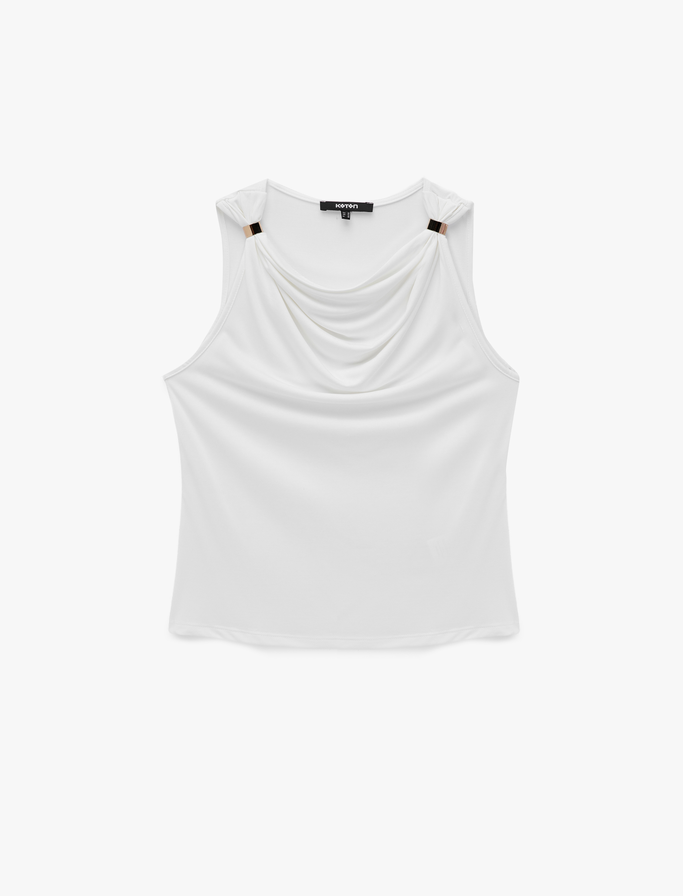   Slim Fit Metal Aksesuarlı Drapeli Viskon Degaje Yaka Kolsuz Bluz