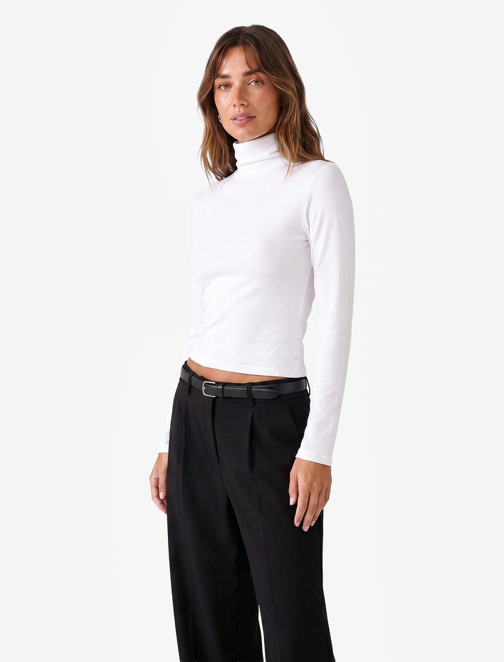  Slim Fit Dik Yaka Uzun Kollu Tişört