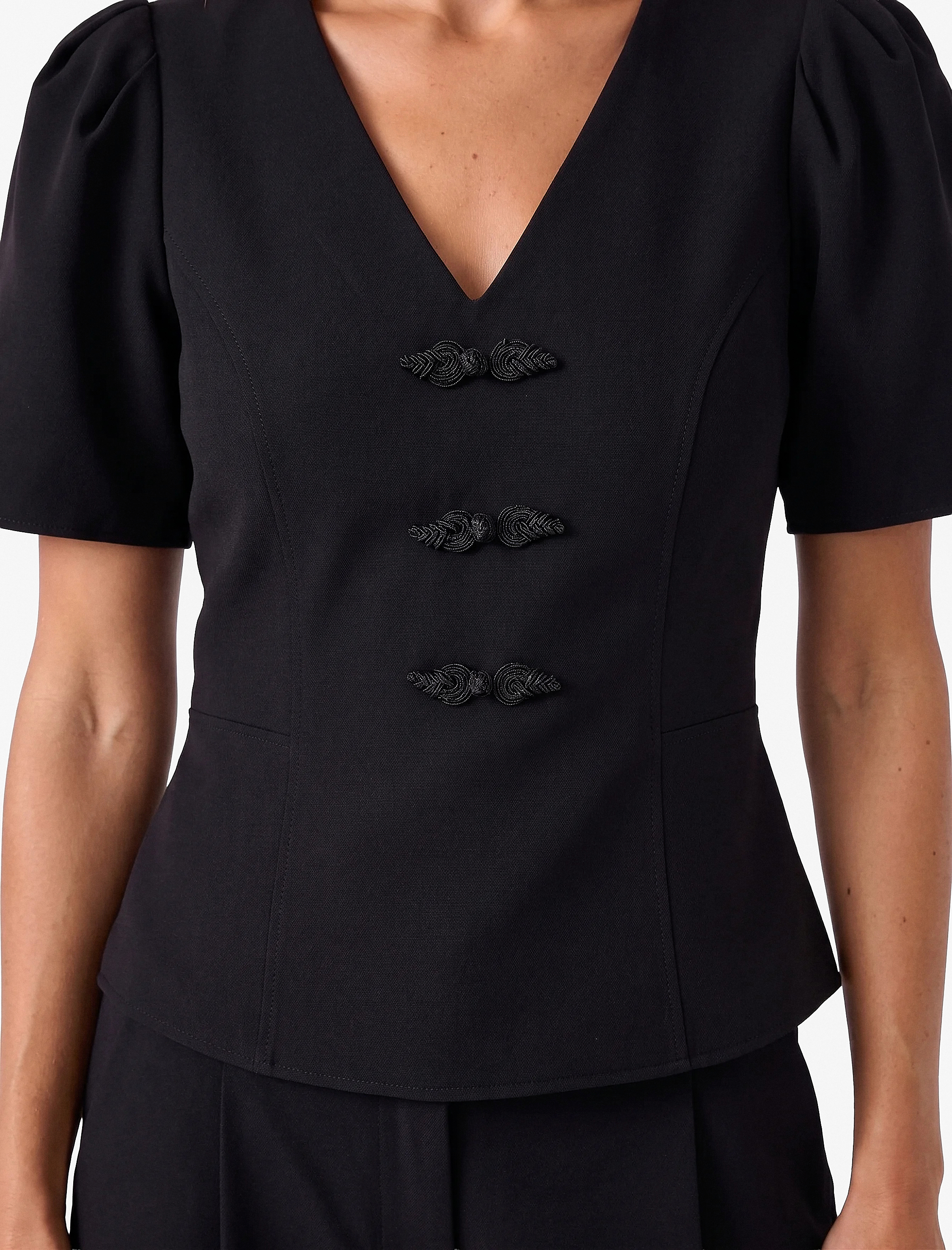   Slim Fit V Yaka Balon Kollu Süs Düğme Detaylı Peplum Bluz