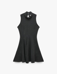 Dikiş Detaylı Slim Fit Kolsuz Dik Yaka Kloş Mini Elbise