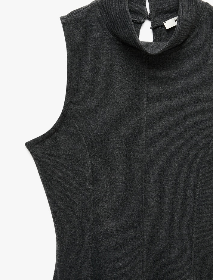  Dikiş Detaylı Slim Fit Kolsuz Dik Yaka Kloş Mini Elbise