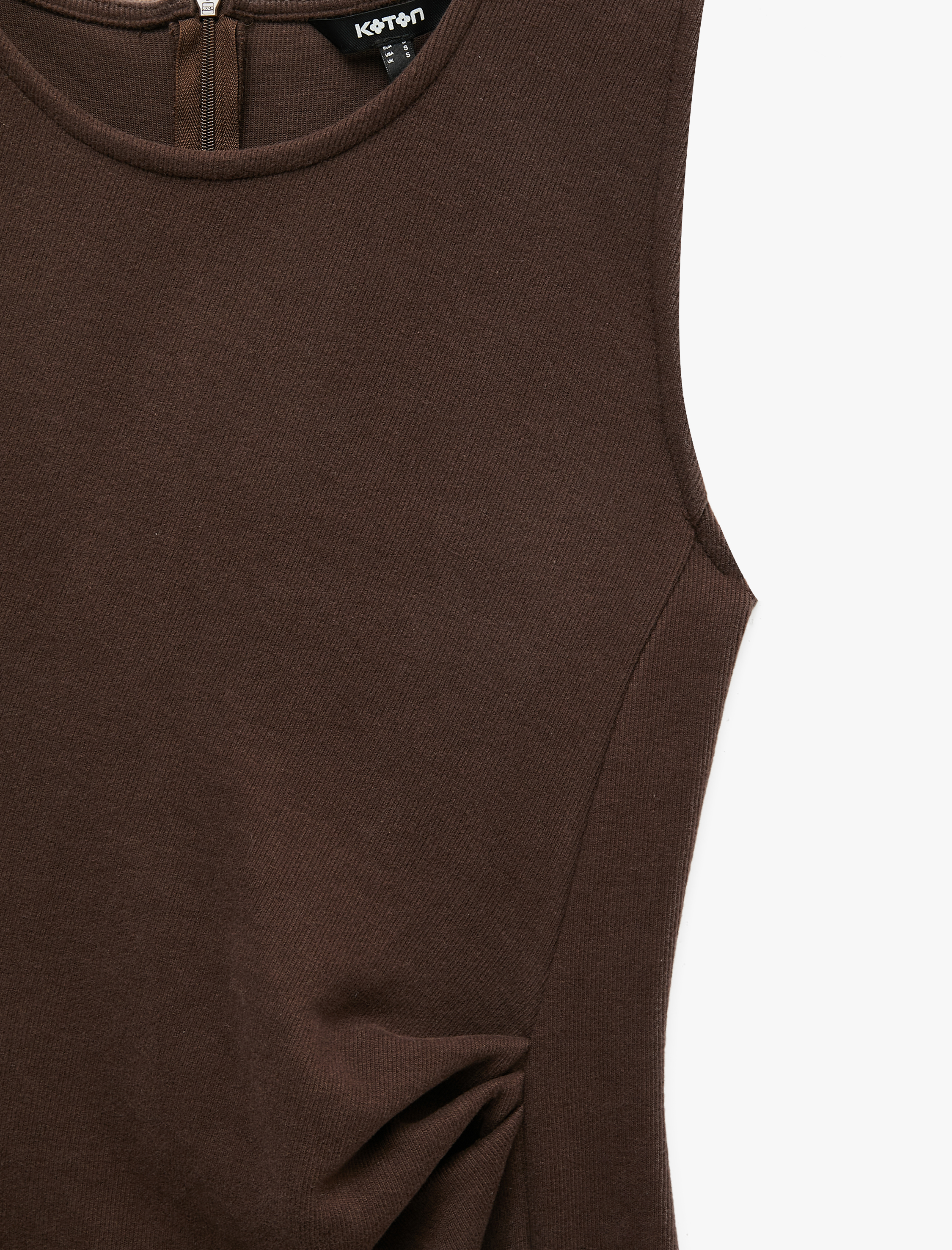   Slim Fit Bisiklet Yaka Yırtmaçlı Drape Detaylı Kolsuz Midi Elbise