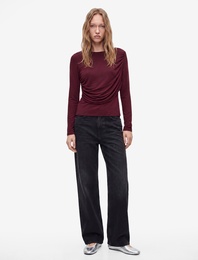 Uzun Kollu Slim Fit Drape Detaylı Tişört