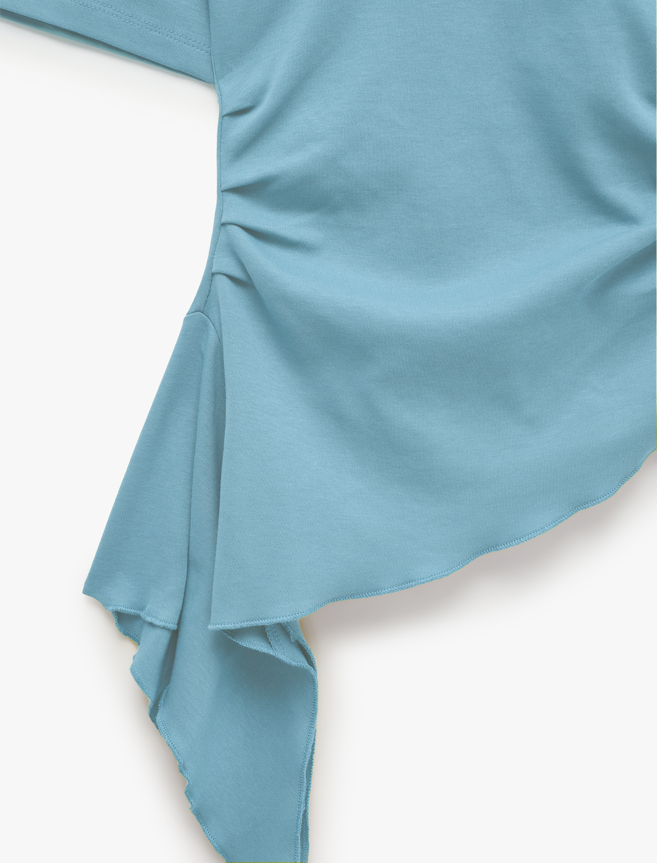   Pamuklu Slim Fit Kısa Kollu Fırfırlı Drapeli Asimetrik Kesim Tişört
