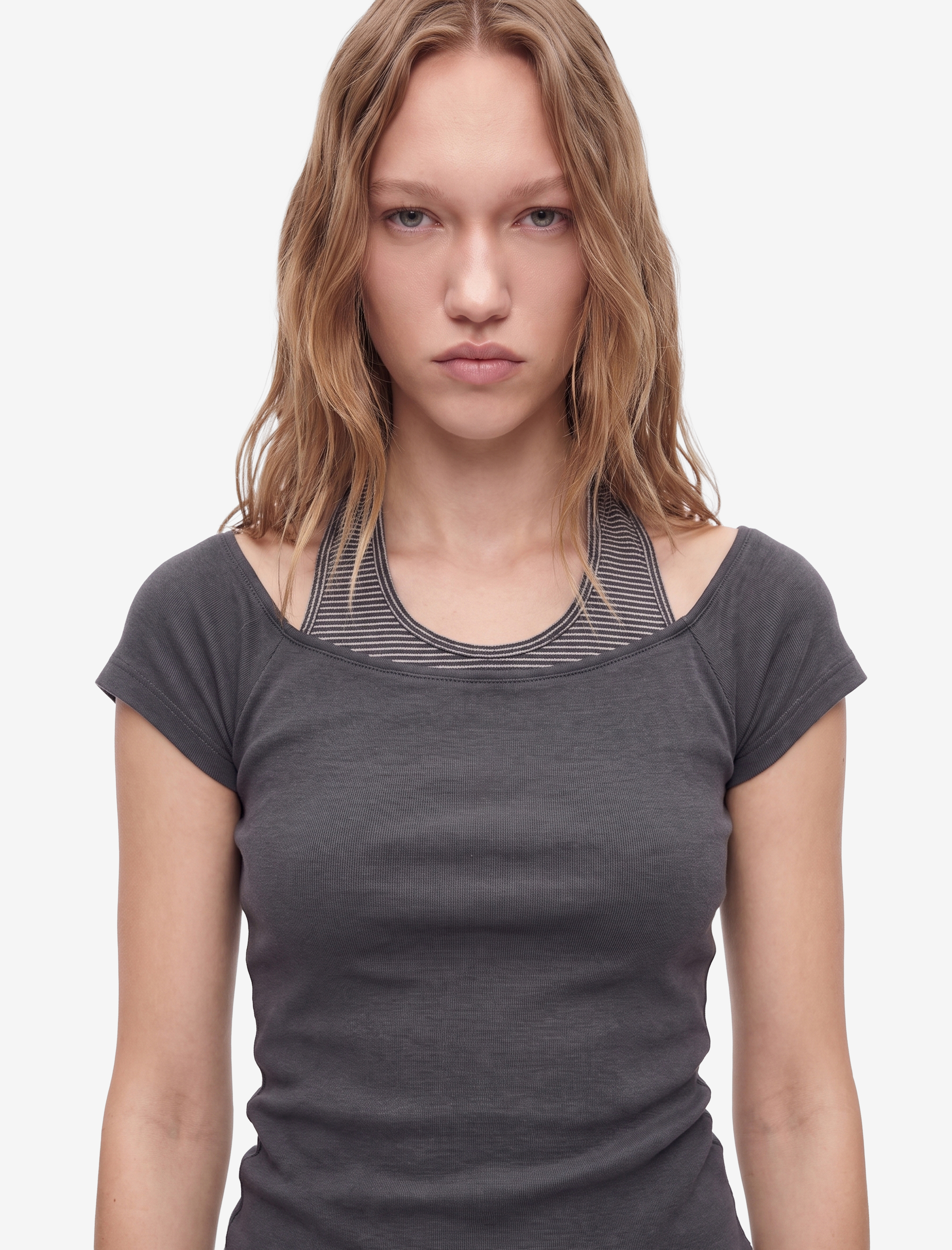   Slim Fit Drapeli Omzu Açık Katmanlı Kısa Kollu Halter Yaka Tişört