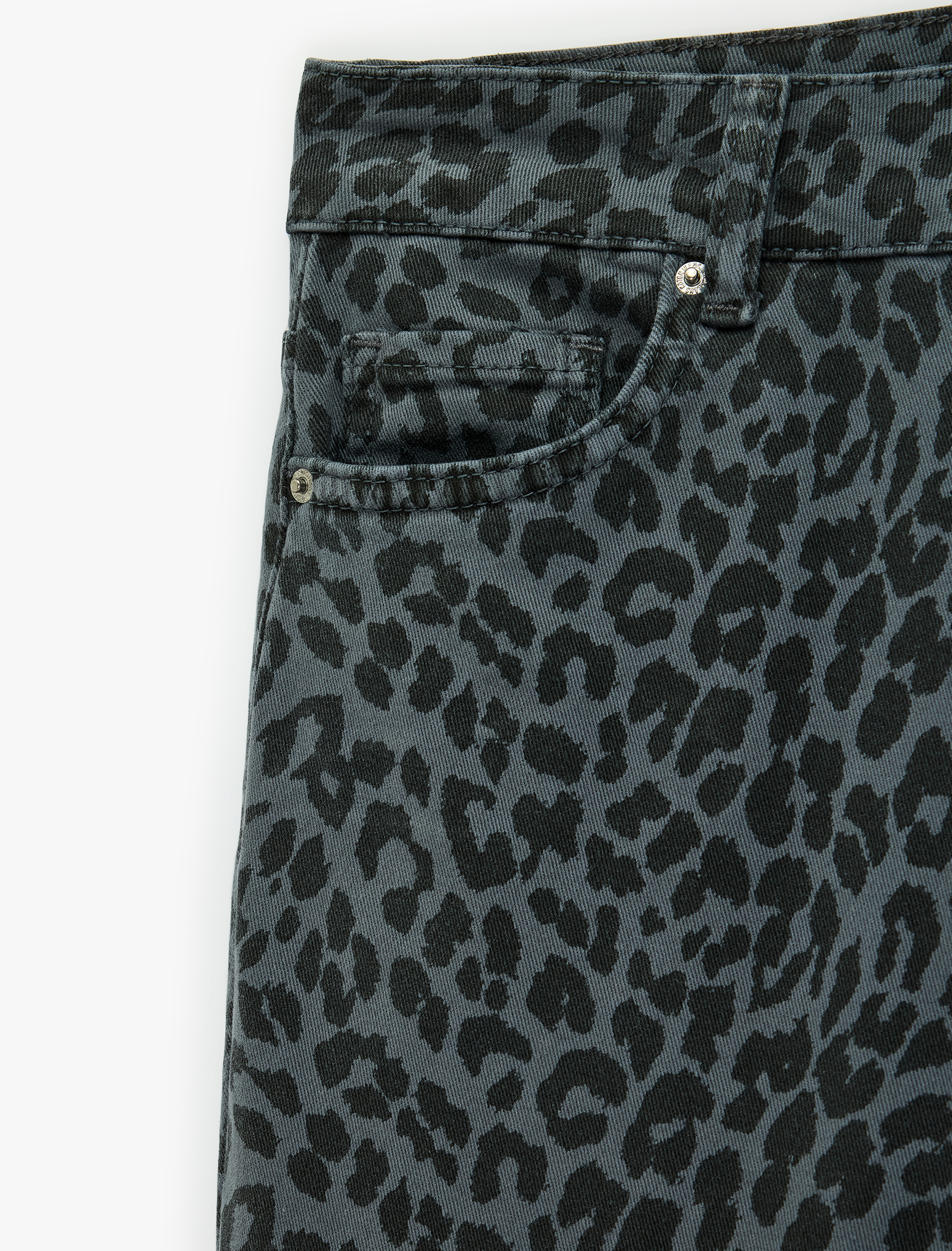   Yüksek Bel Dar Kesim Pamuklu İspanyol Paça Leopar Desenli Pantolon - Flare Jeans