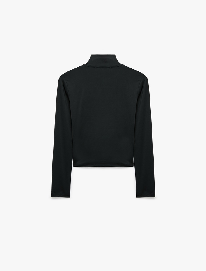  Slim Fit Metal Aksesuarlı Pencere Detaylı Dik Yaka Uzun Kollu Tişört