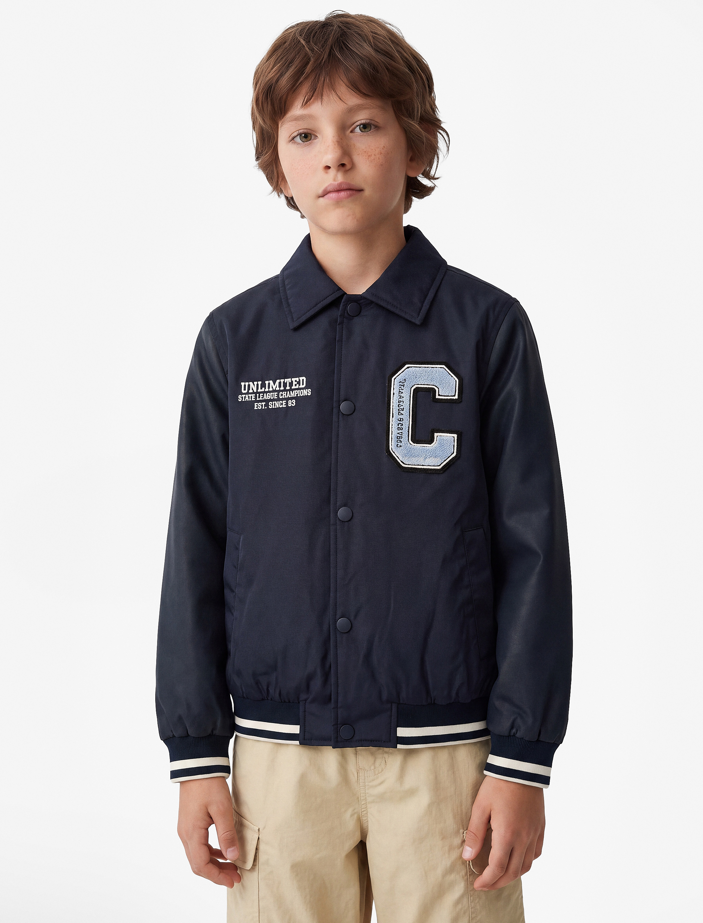  Erkek Çocuk Nakış Detaylı Uzun Kollu Cepli Suni Deri Detaylı Kolej Ceket