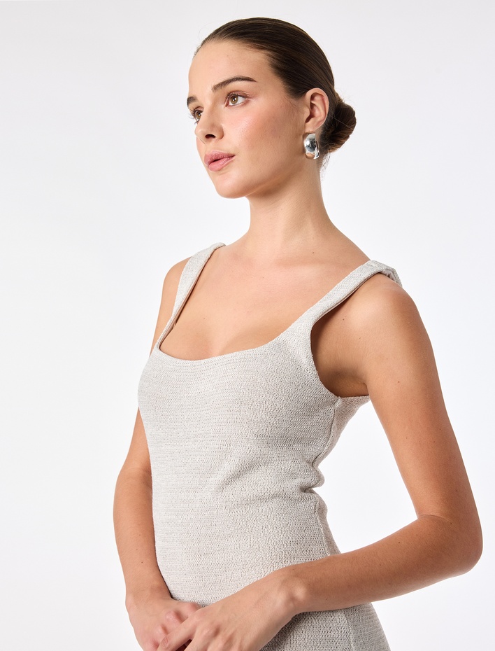  Slim Fit U Yaka Kolsuz Yırtmaçlı Askılı Triko Elbise