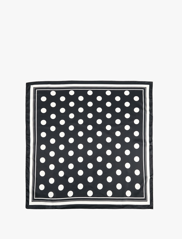 Kadın Puantiye Desenli Kare Saten Fular Bandana