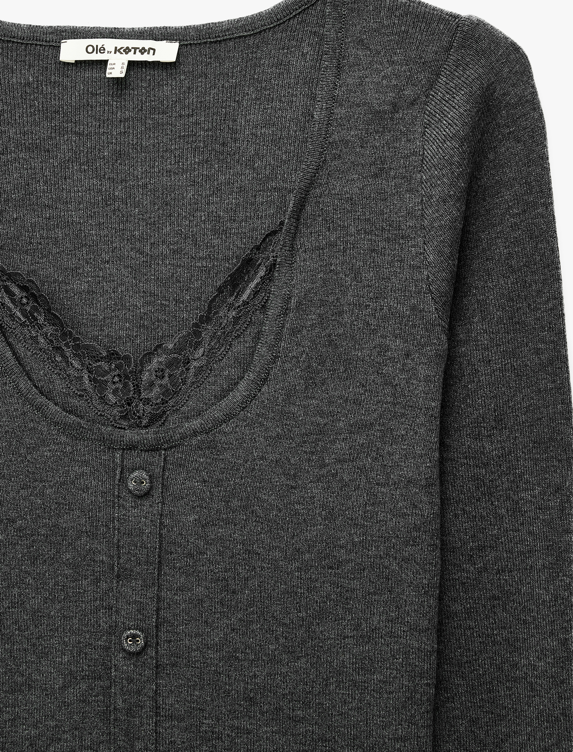   İkili Katmanlı Dantel Detaylı Slim Fit U Yaka Uzun Kollu Düğmeli Triko Hırka
