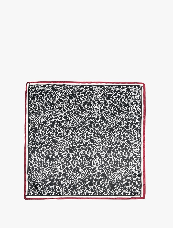 Kadın Hayvan Desenli Kare Saten Fular Bandana