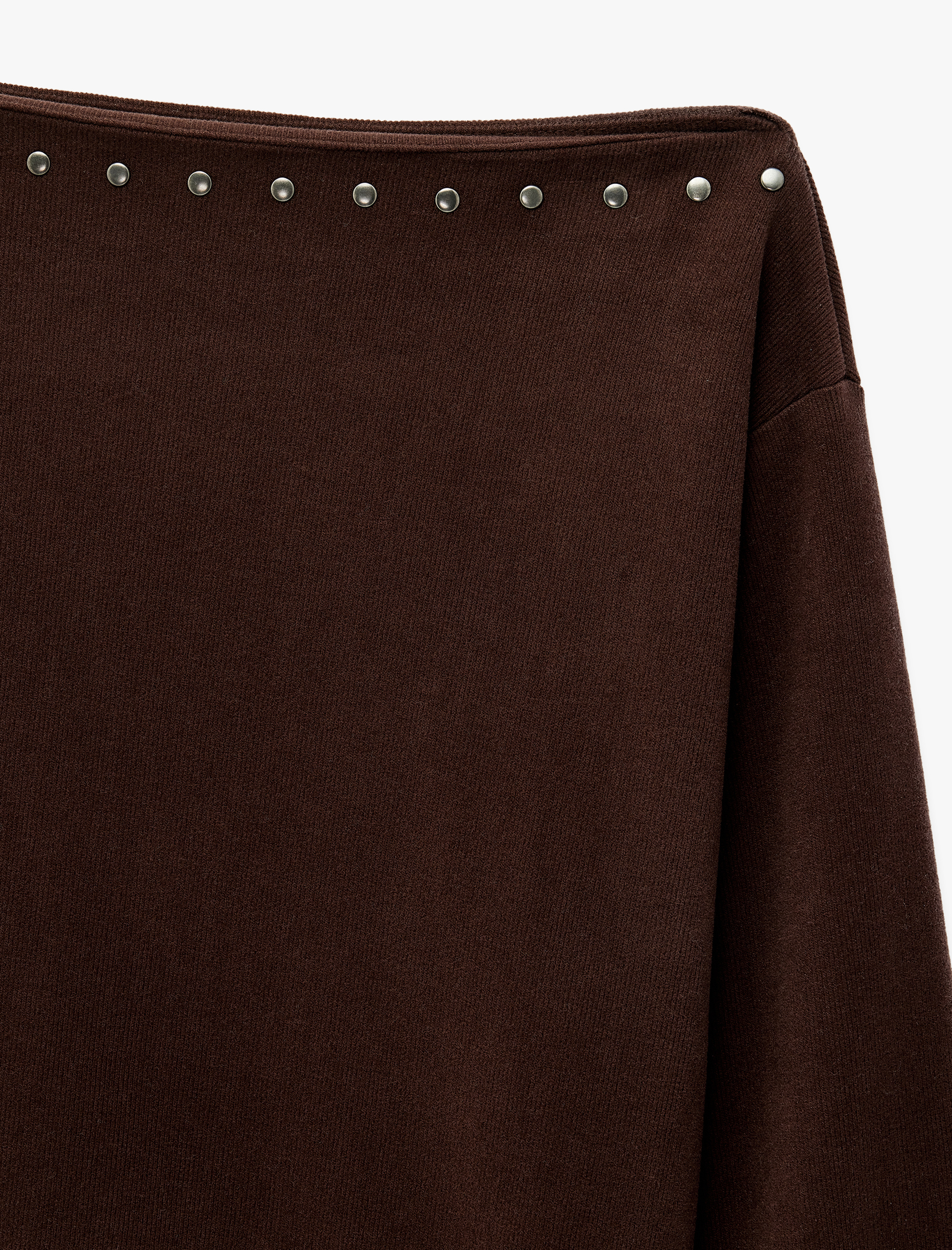   Uzun Kollu Zımba Detaylı Asimetrik Kayık Yaka Omzu Açık Sweatshirt