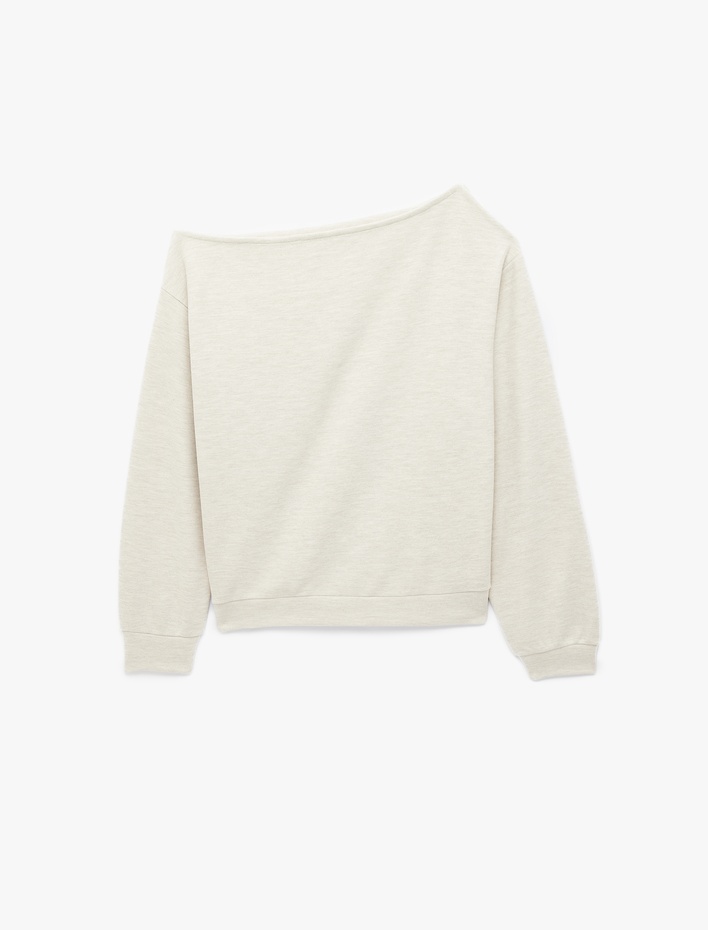  Uzun Kollu Zımba Detaylı Asimetrik Kayık Yaka Omzu Açık Sweatshirt