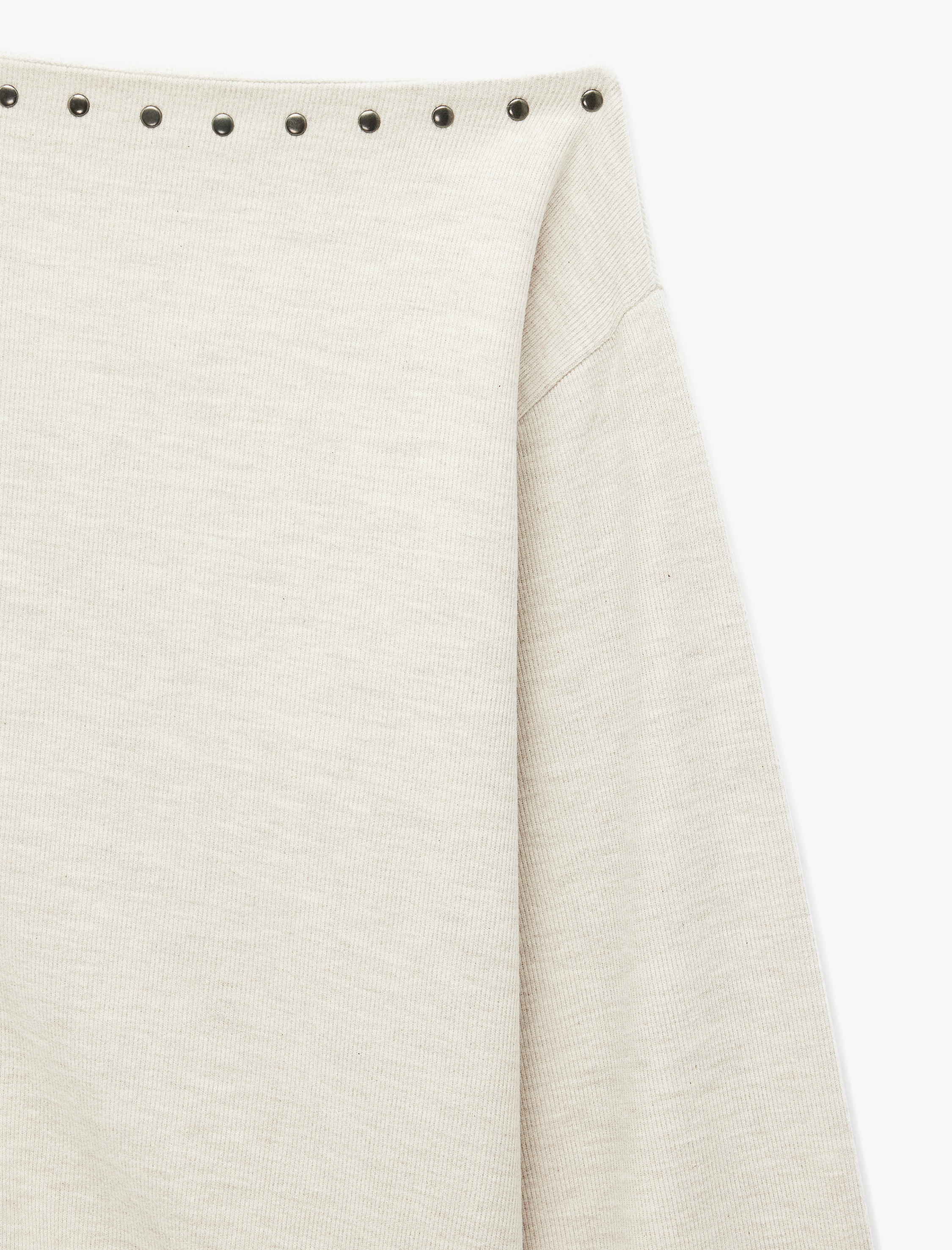   Uzun Kollu Zımba Detaylı Asimetrik Kayık Yaka Omzu Açık Sweatshirt