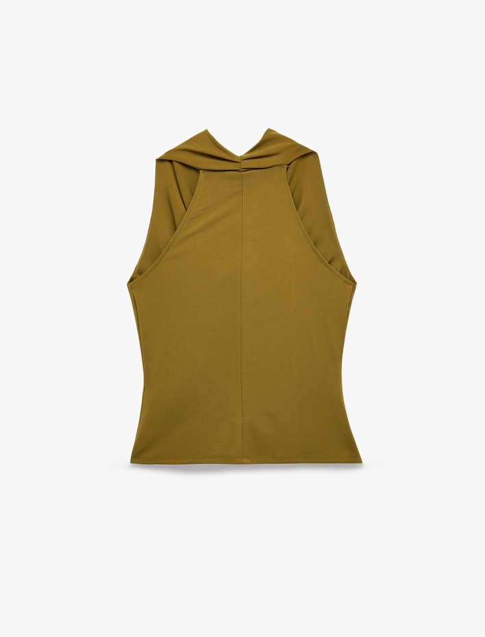  Slim Fit Asimetrik Kolsuz Degaje Yaka Atlet