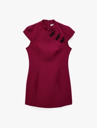 Hakim Yaka Kısa Kollu Regular Fit Nakış Detaylı Bodycon Mini Elbise