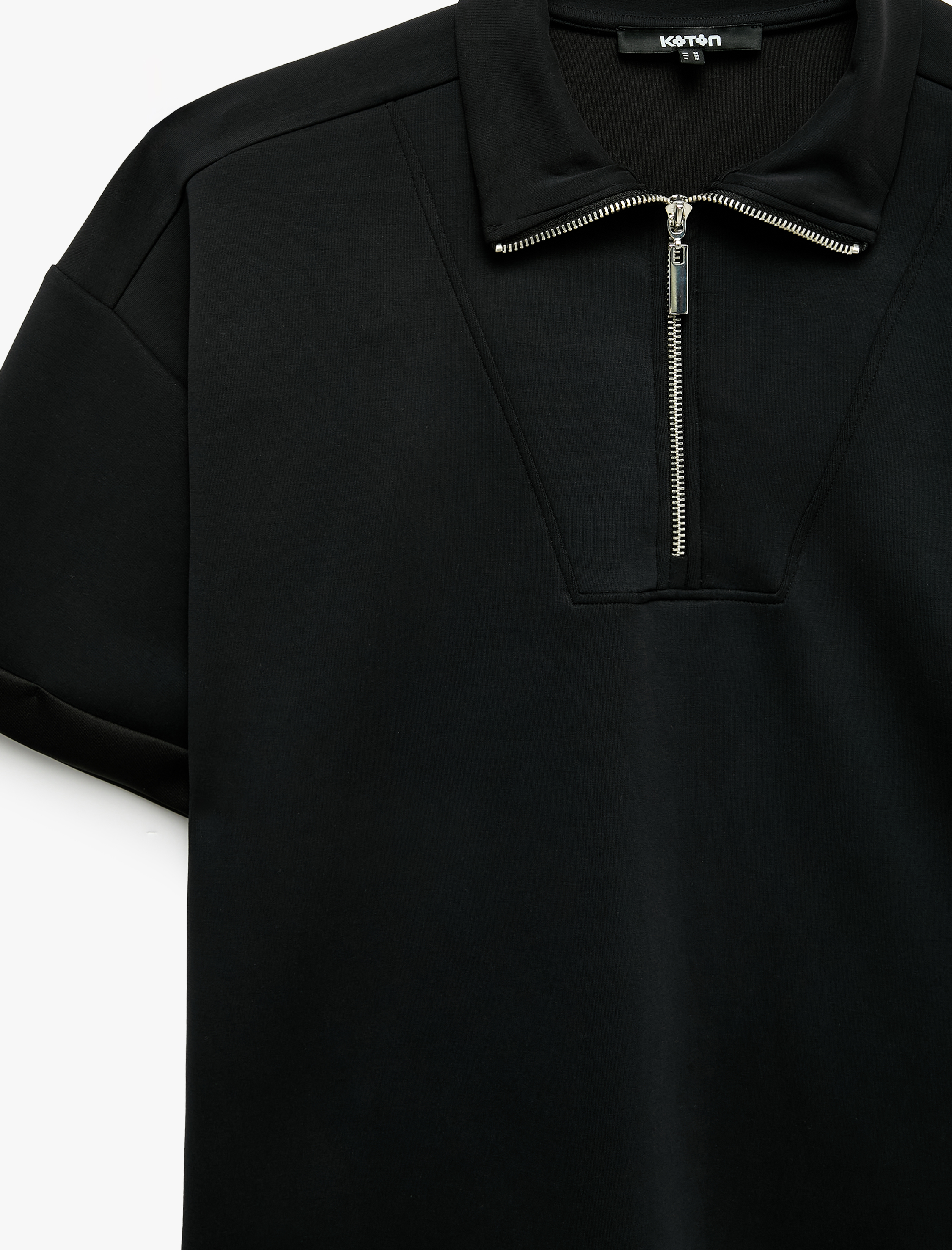   Modal Kumaş Regular Fit Yarım Fermuarlı Kısa Kollu Tişört
