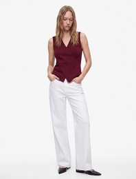 Slim Fit Katlı Kolsuz Viskon Karışımlı V Yaka Bluz