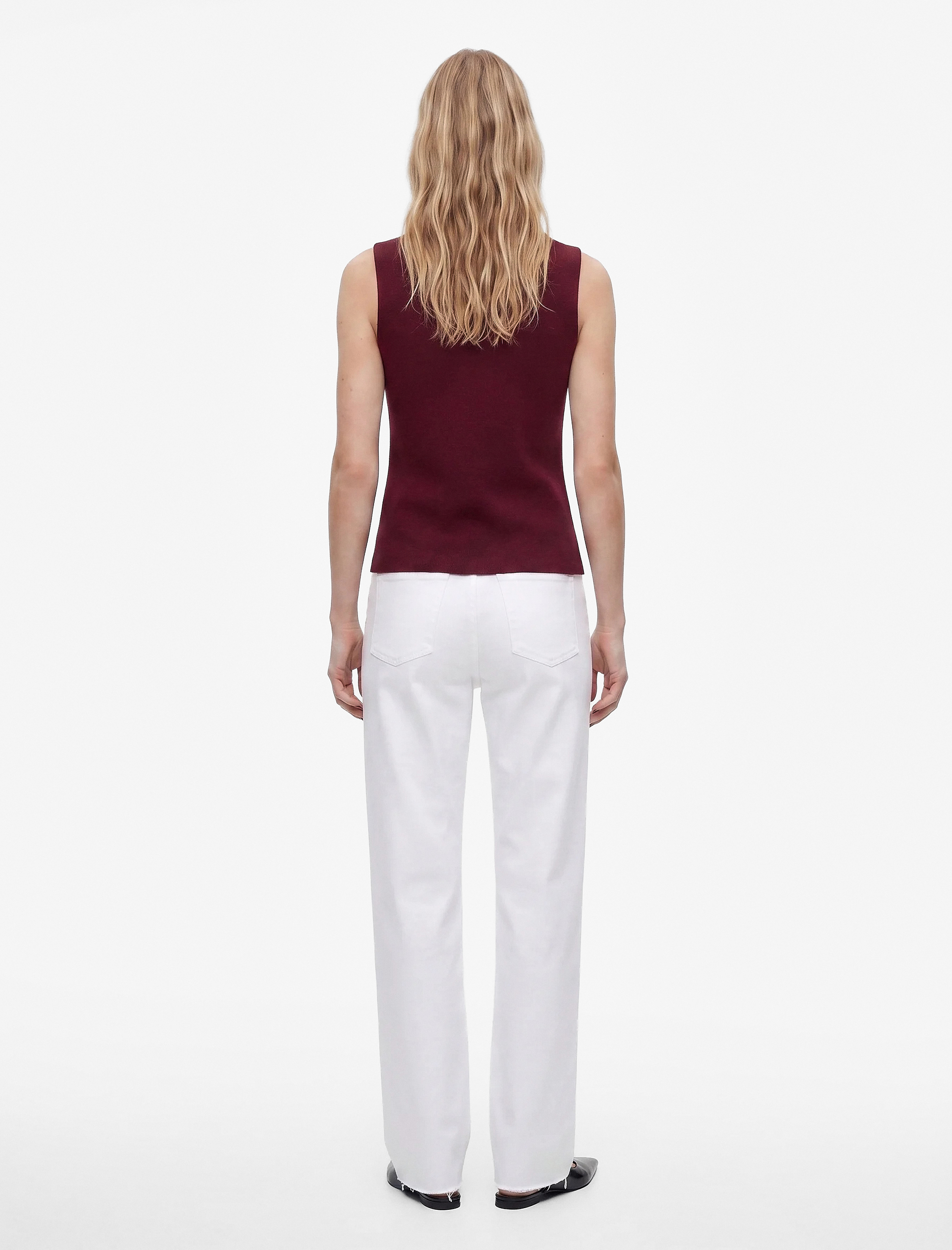   Slim Fit Katlı Kolsuz Viskon Karışımlı V Yaka Bluz