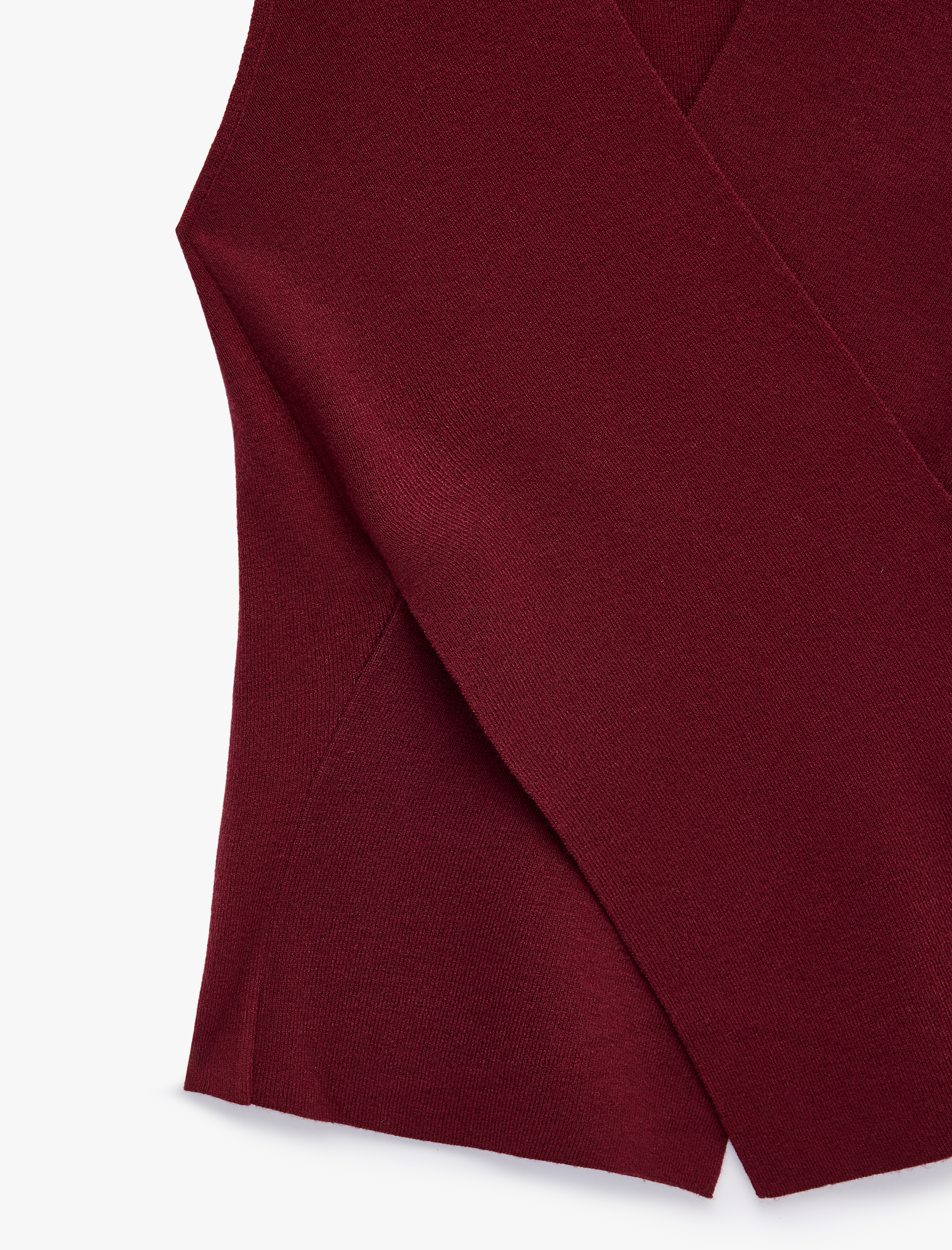   Slim Fit Katlı Kolsuz Viskon Karışımlı V Yaka Bluz