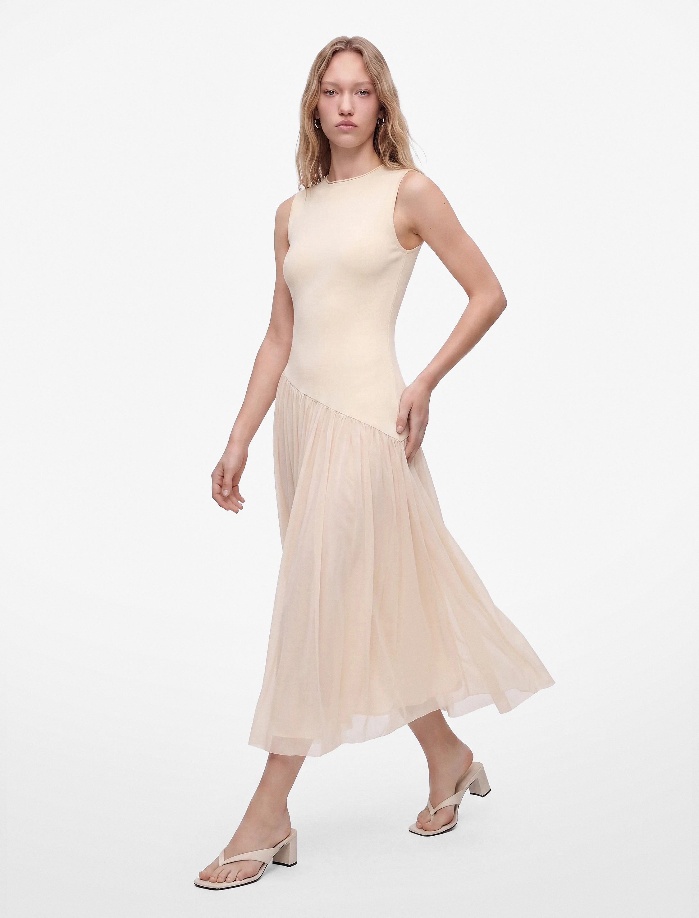   Slim Fit Dik Yaka Kolsuz Asimetrik Uzun Elbise